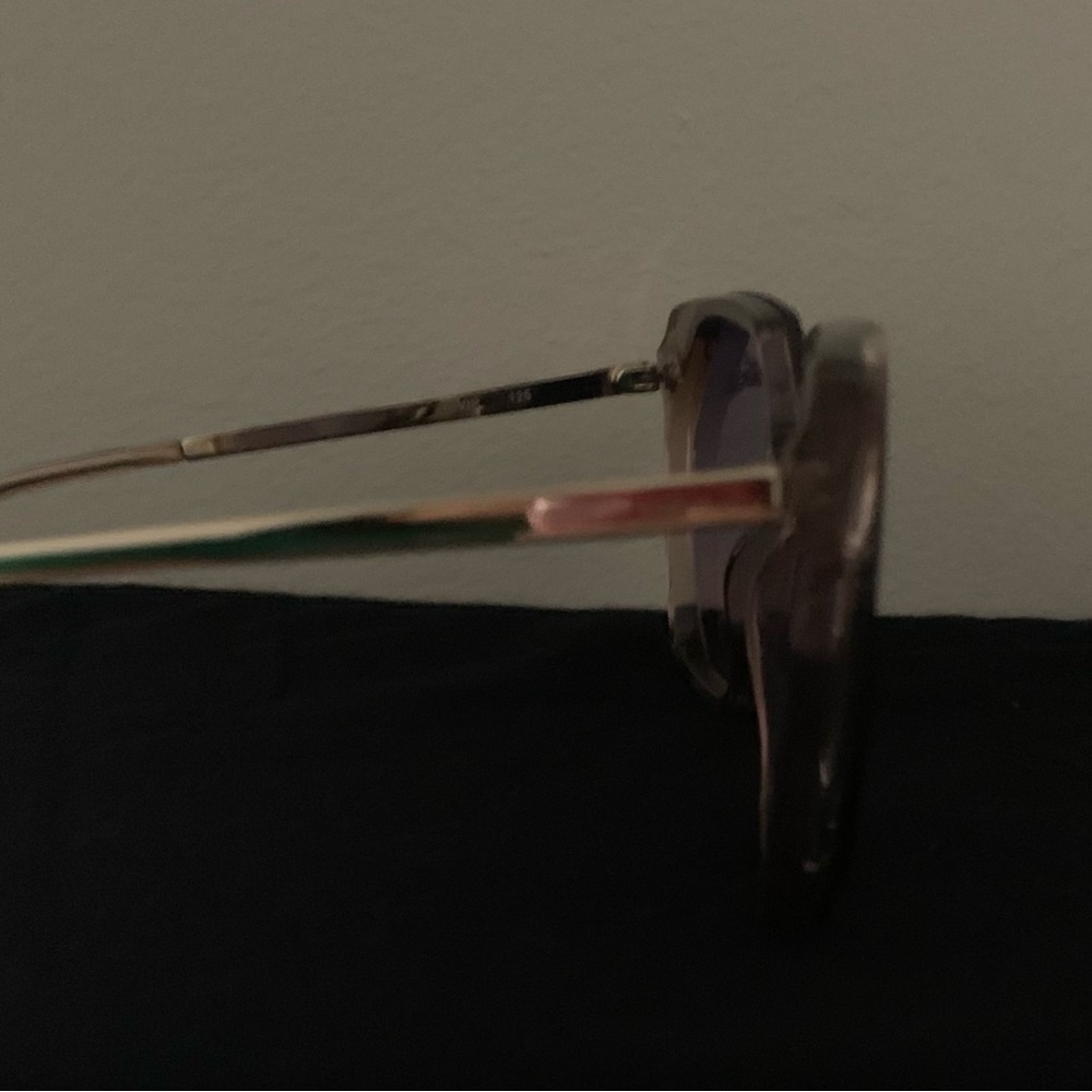 Quay Sunglasses - Picture 3 of 3